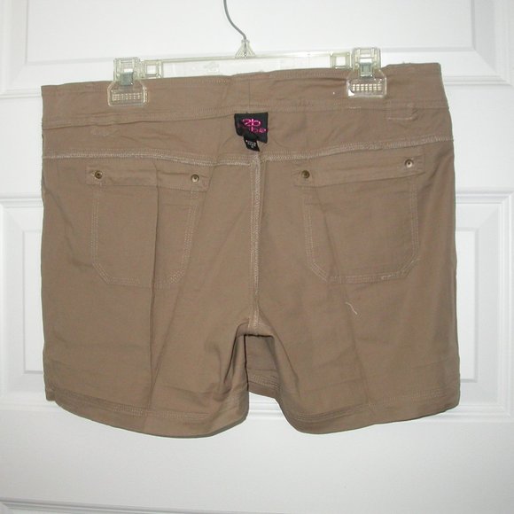Light Tan Shorts - Picture 7 of 7